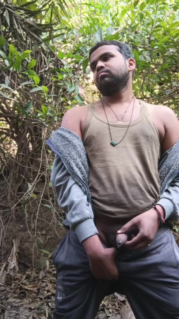 IsmaatDeva: Nadržený čůrání v lese