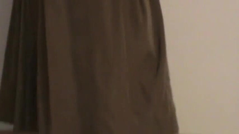Dirty Jade: Jag kissa i ett veteglas som bär en tysk Dirndl