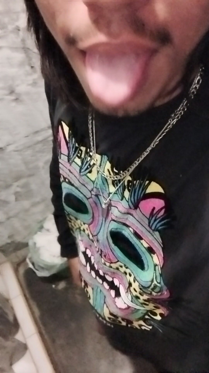 AlexAlejandro13: Feel the Rhythm of My Tongue