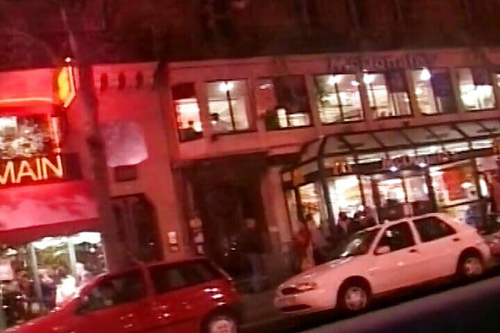 Planete Francaise: Scharfer dreier im auto