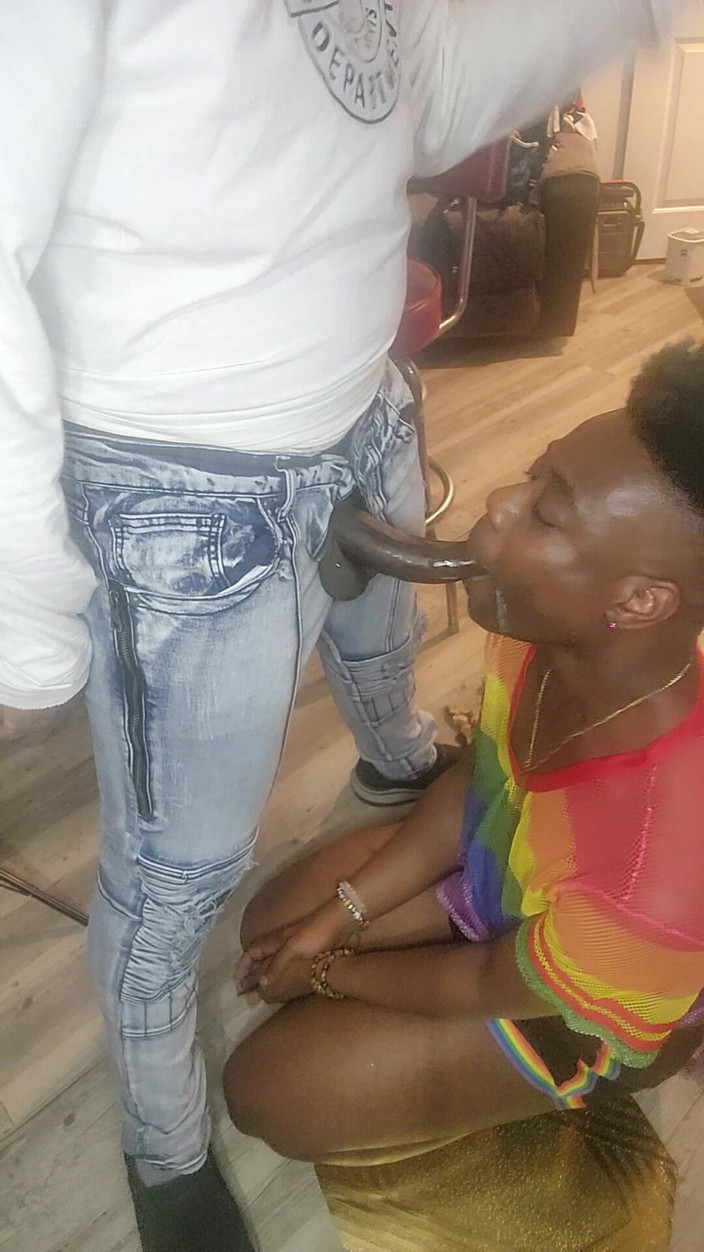 Wondahead21: 게이 프라이드를 위해, 목구멍 따먹기! - 수파헤드21