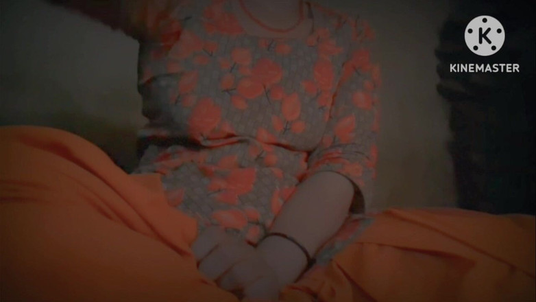 TricolorMusic3: 胸を撫でて、太いペニスを快適に肛門で抱き、ずっとお尻を突き続けたい気分です