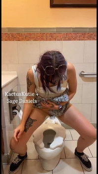 Sage a já jsme šli na výlet a zkompilovali jsme naše nejlepší travel čůrání