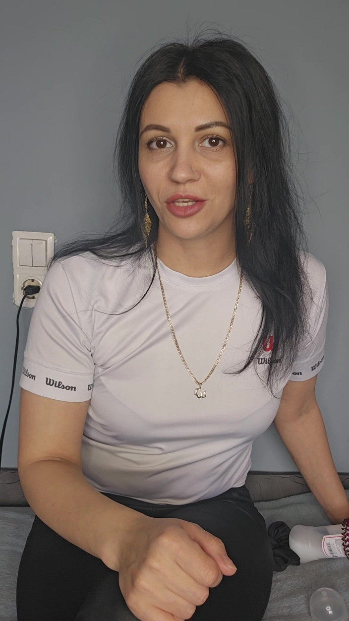 KristinaSlut: Eu Quero Colocar Meu Dedo Na Sua Bunda E Assistir...