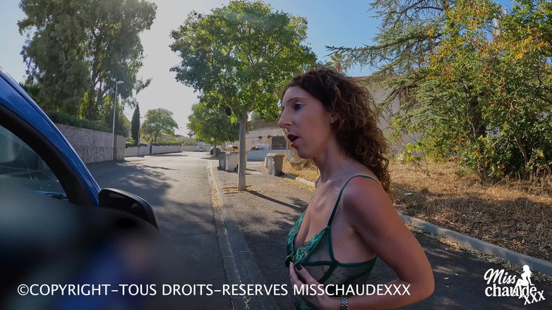 Misschaudexxx: misschaudexxx seorang teknisi listrik menyapaku di tengah jalan dan menghancurkanku...