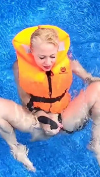 Lebensjacke, vibratorspiel im pool