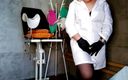 SoloRussianMom: Russa gordinha enfermeira milf e 800 ml de urina