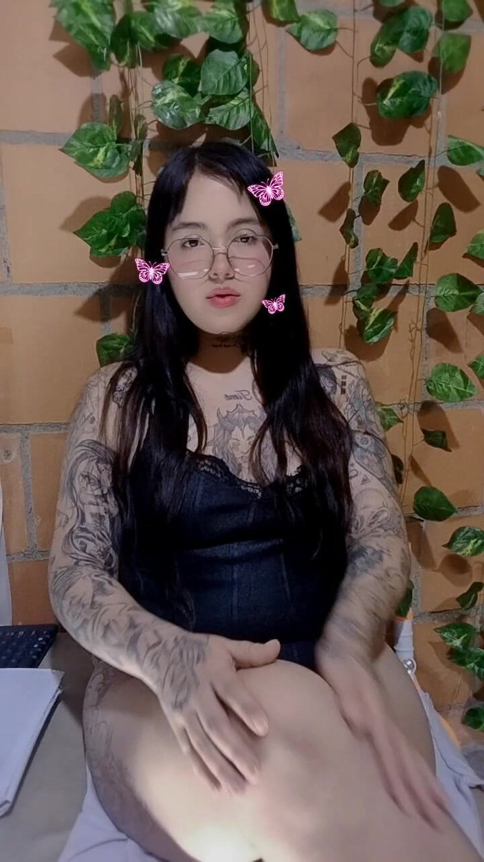 Dalyla: Colombiaanse raakt zichzelf aan terwijl haar stiefvader