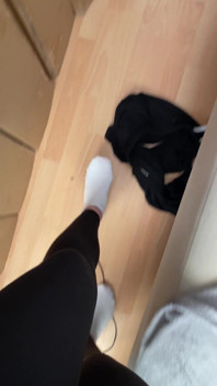 Berjalan di Socks Putih