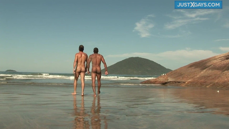 Just X Gays bareback: Kongkek dubur semasa bercuti di tepi laut