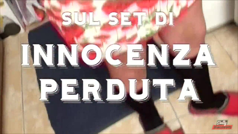 Vere Casalinghe Italia.: Penari telanjang berambut coklat menghisap zakarnya di dalam dan di...