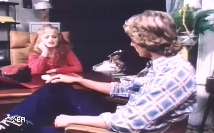 Vintage bedtime stories: Parowanie gorącego miękkiego erotycznego klipu retro.