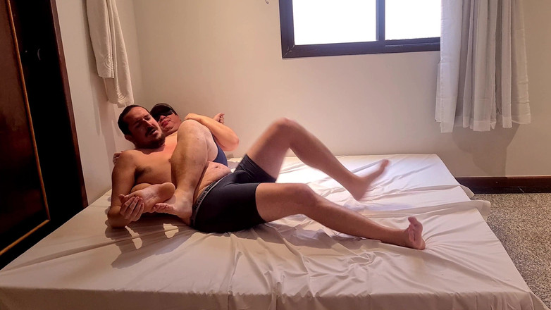 Combat and fetish: Ronda 1 - oso policía vs jobber