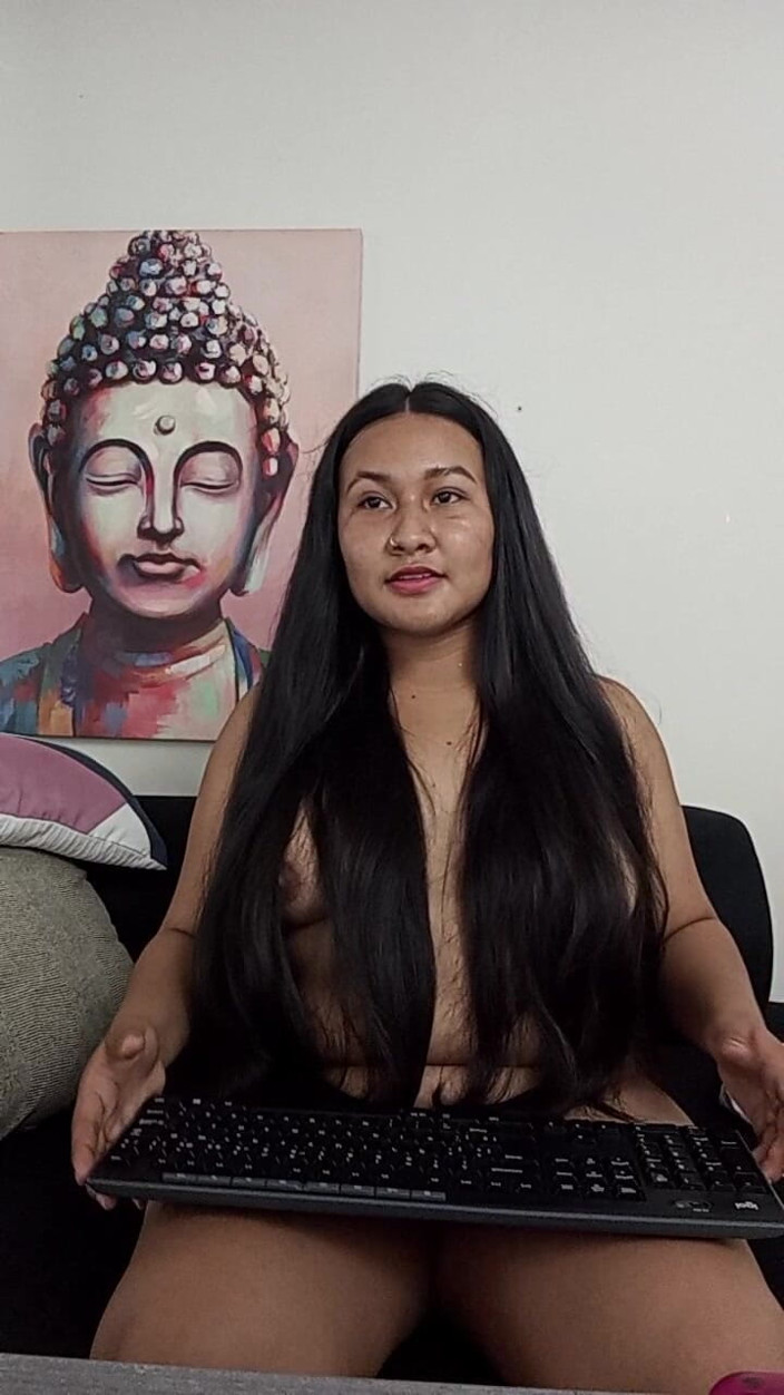 Tiny Owens: Latina gemuk dengan tetek besar seronok dikongkek