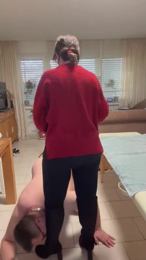 DomLadyMia: Domladymia-slaveofm Ronchas Rojas Para El Esclavo Parte 1