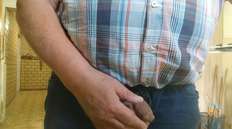 Karlchengeil: Dirzy套弄我妻子，玩弄他们和我的鸡巴，射在球上