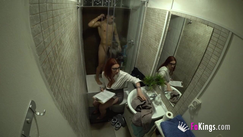 FAKings: Lucia Fernandez, her ENORMOUS TITS and a clueless rookie. The...