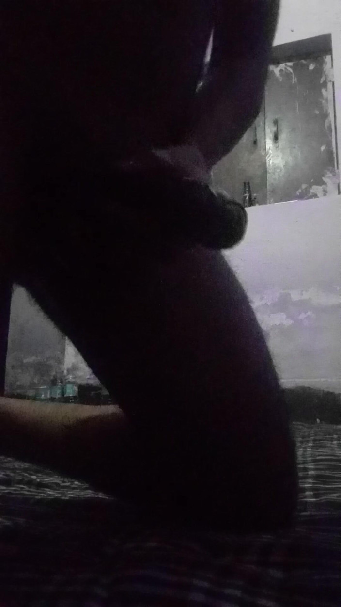 Raaz26d: Einzigartiger stil, masturbieren und ölen meinen schwanz und macht sich bereit...