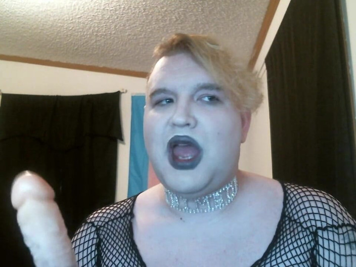 Roxxie rae page: Імпровізована практика смоктання члена