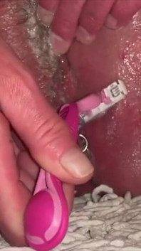 Afeitado mi perforado coño