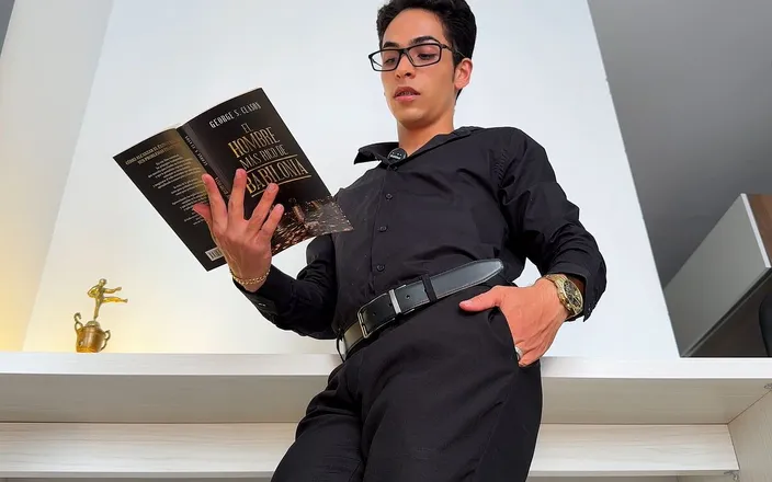 aodaboy: Male Read and Jerking off