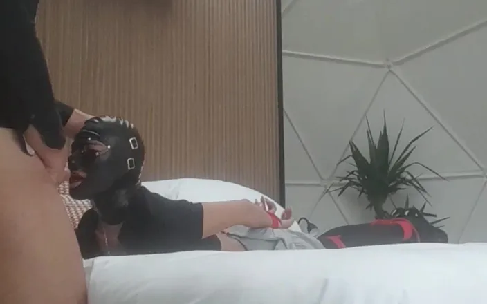 LauraOnHeels: MILF in Pantyhose and High Heels, Tied, Blindfolded, Gagged and...
