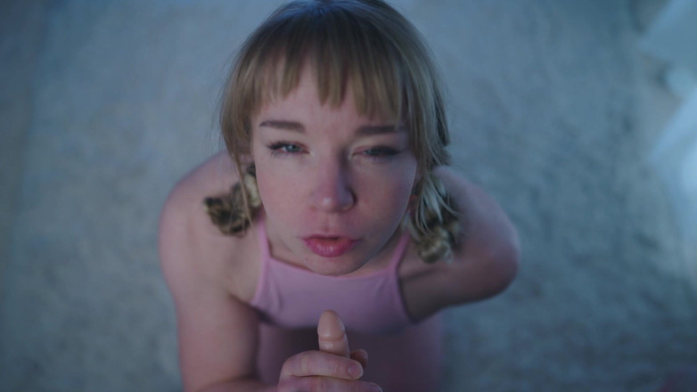 Jolie Lyon: От лесбо-секса к помощи сводным братцу кончить в моей пизде