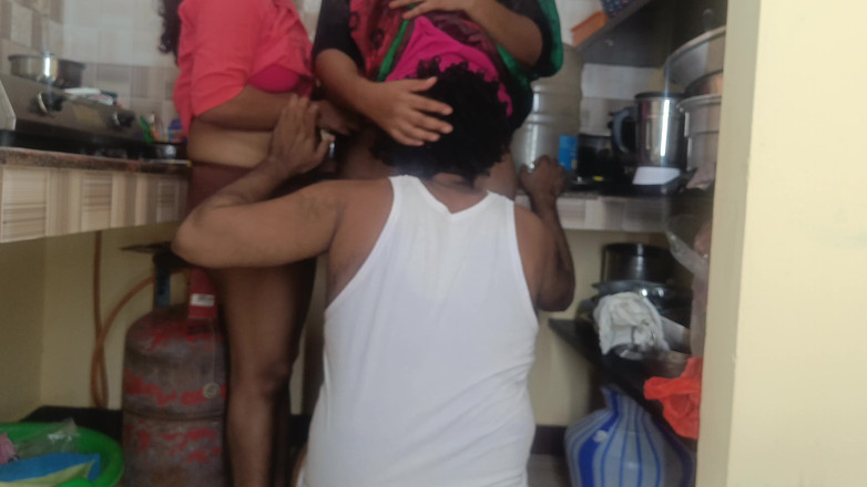 Palani69: Jiran Batchelor Menikmati Seks Bertiga Dengan Wanita Berkahwin Dan Adik...