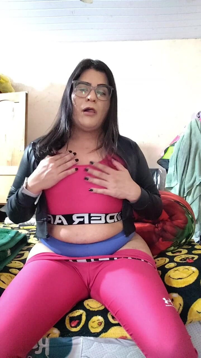 Vero boons: Trans Vero pieści ją w seksownej bieliźnie