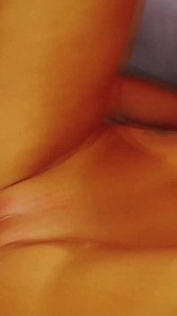 Rubia tetona Paige Ashley cabalga duro y toma un final profundo y cremoso