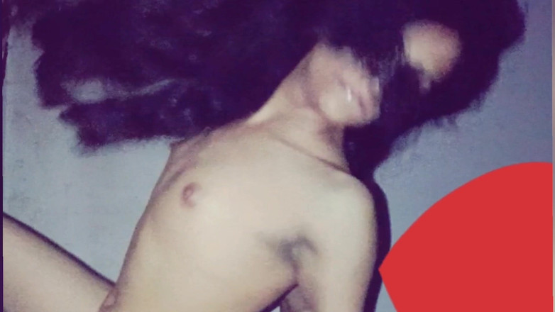 Hot Sis: ラティカが上向きで、彼女がマンコだ