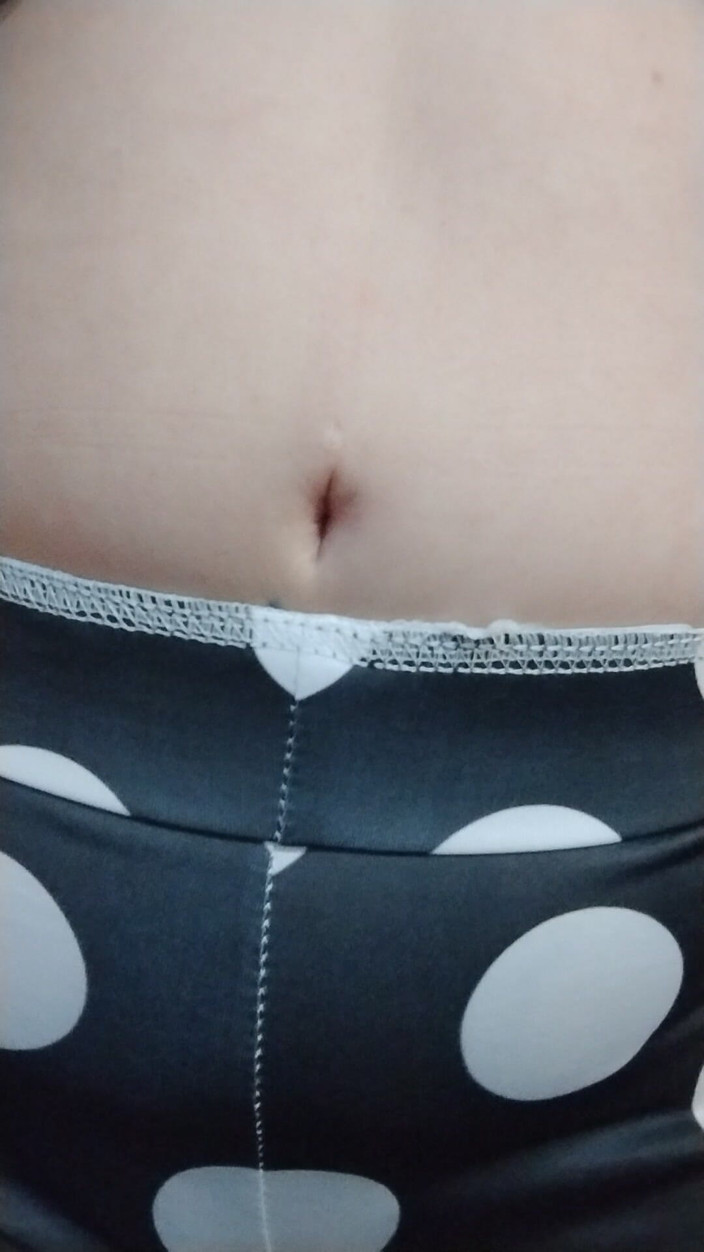 Abby Anna: Belly Button Play Time Digging Picking