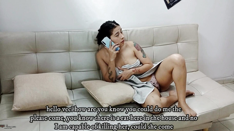 Vayolet: Латина с большой задницей называет своего соседа, чтобы он смог трахнуть ее киску