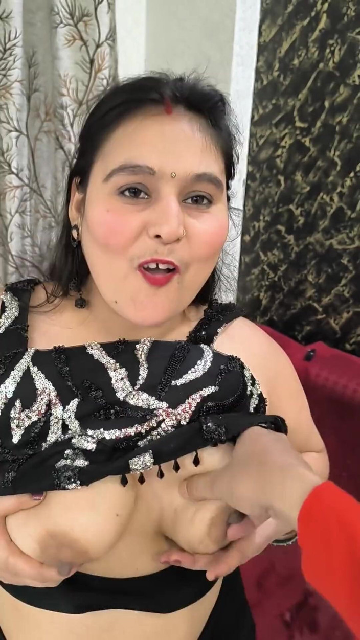 pujaprem: 바닥에 섹시한 여자