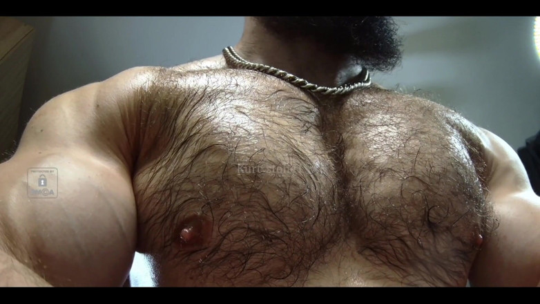 Mister Stone: Я, Pecs влажная, ты пускаешь слюни.