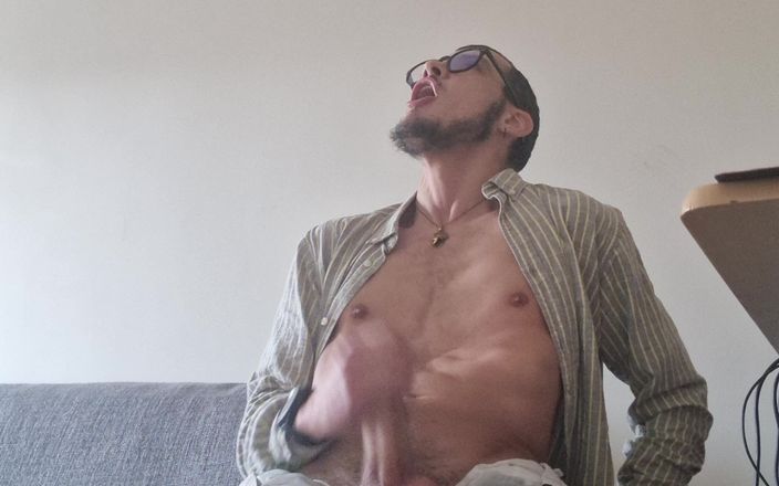 Fitguywithbigdick: Nerdy Guy z Wielkim Kutasem