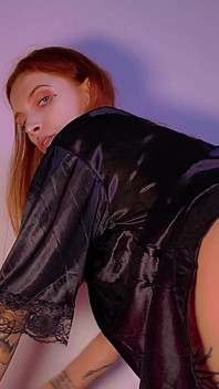 セクシーなタットードふしだらな女