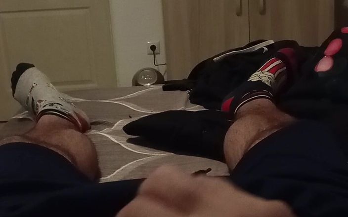DuffyFuck: Il ragazzo da solo si masturba da solo nella sua...