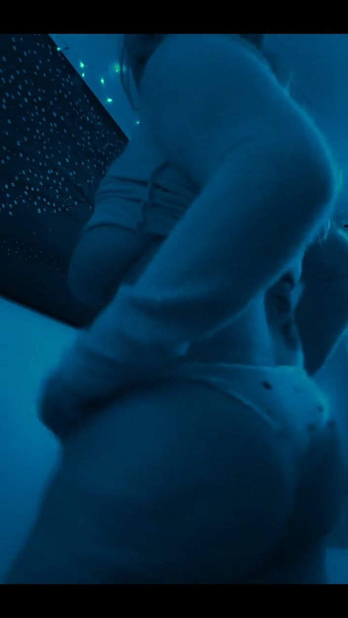 PaintedRose: Erotyczne striptizing