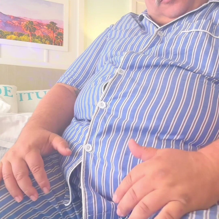 Hand-Free-Daddy-Chub: Hour Long Low Hanging Fruit Shoots Huge Loads From Huge...