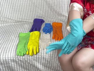 Klaimmora: Trying on latex gloves - Different colors