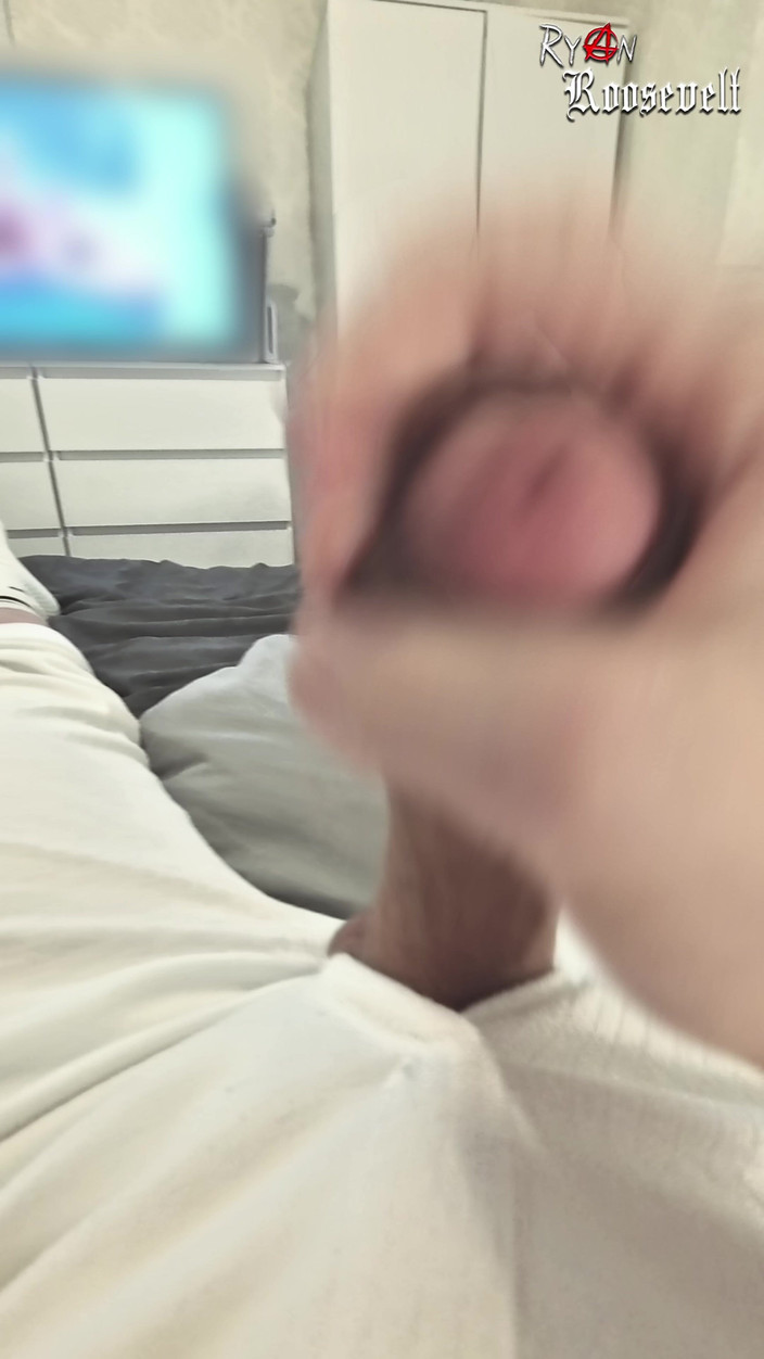 Ryan Roosevelt: 포르노를 보면서 흰색 보온의 쌀쌀한 물