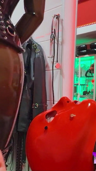Facesitting Lesson: He Is Completely Addicted to His Rubber Goddess's Latex Ass