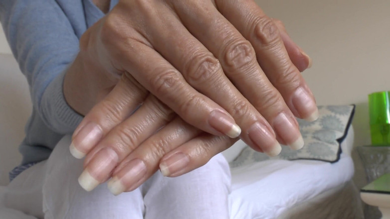 Lady Victoria Valente: Elegante Summer Hands e Long Fingernails, apresentado por Lady Victoria...