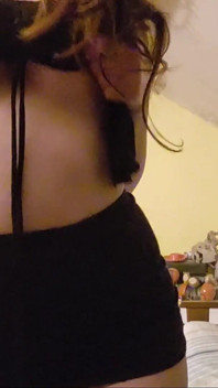 Rubi doll titty-folla su consolador con grandes tetas naturales