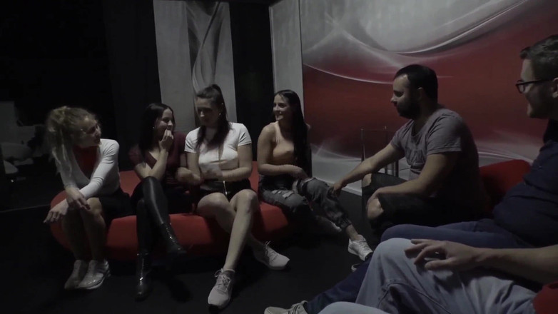 German Fuck Girls: Lacy'nin Iki Penisle Ilk Üçlü!