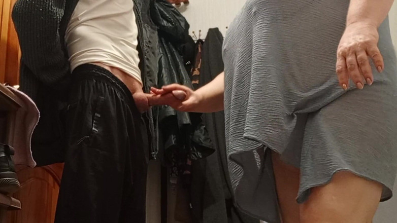 Zona901: Vecina curier cu sex