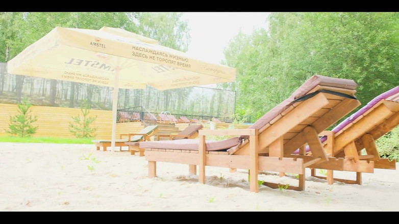 KarmenMilf: Ensam i poolen