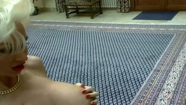 German amateur - 100% German hardcore videos: Prsatá milfka dostane sperma do úst po dvojité penetraci