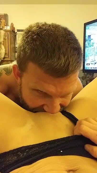 LittleVaginaMouth: Vũng nước cầm tay